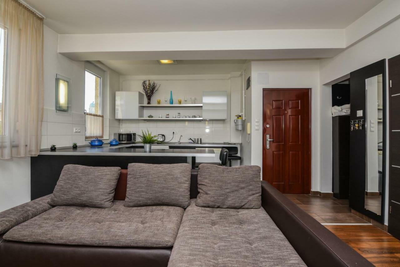Castle Apartment With Panoramic Balcony — Photos 2