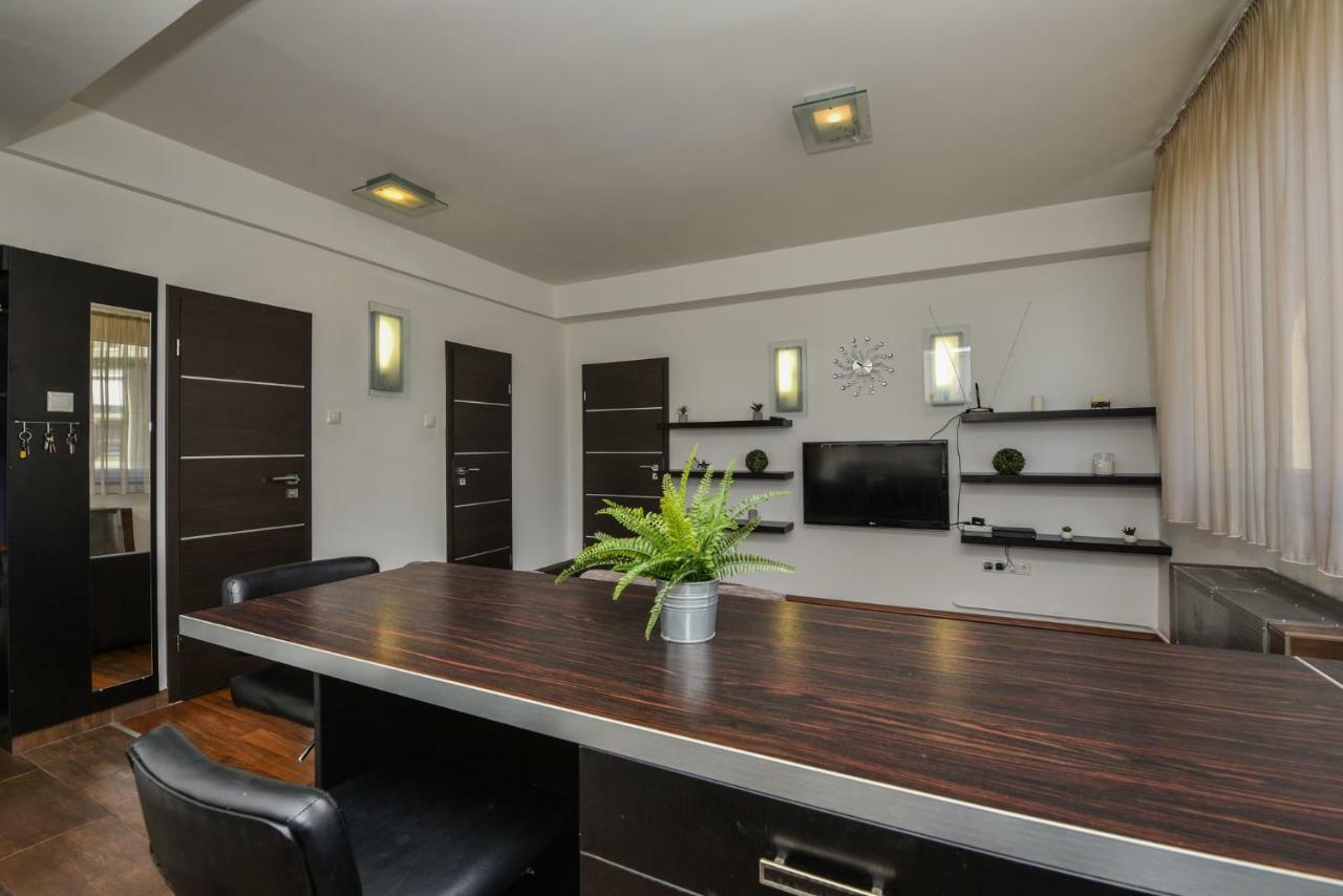 Castle Apartment With Panoramic Balcony — Photos 3